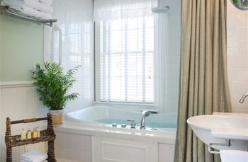 Bed & Breakfast Captain Farris House 4*