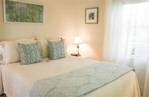 Bed & Breakfast Captain Farris House